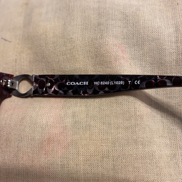 Coach Female Square Frame Sunglasses burgundy - Picture 4 of 6